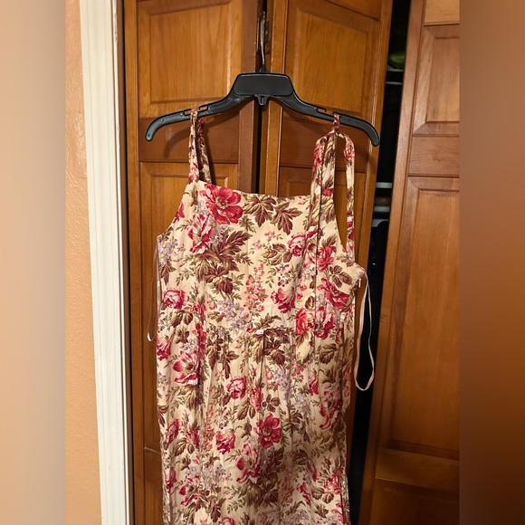 Gal meets Glam tie floral dress 14 - Picture 4 of 14